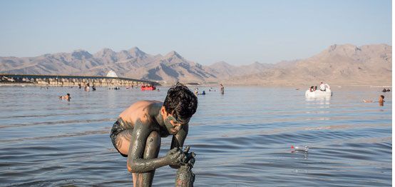 مجله گردشگری لجن درمانی دریاچه ارومیه